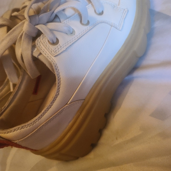 Shoes - Picture 3 of 7